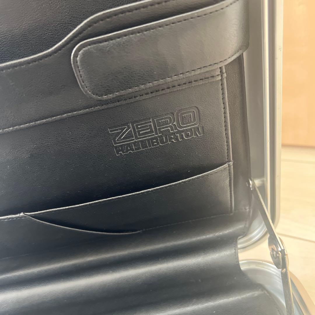 【￼大人気】ゼロハリバートン シルバーアタッシュケース 約28cm✖️約41cm