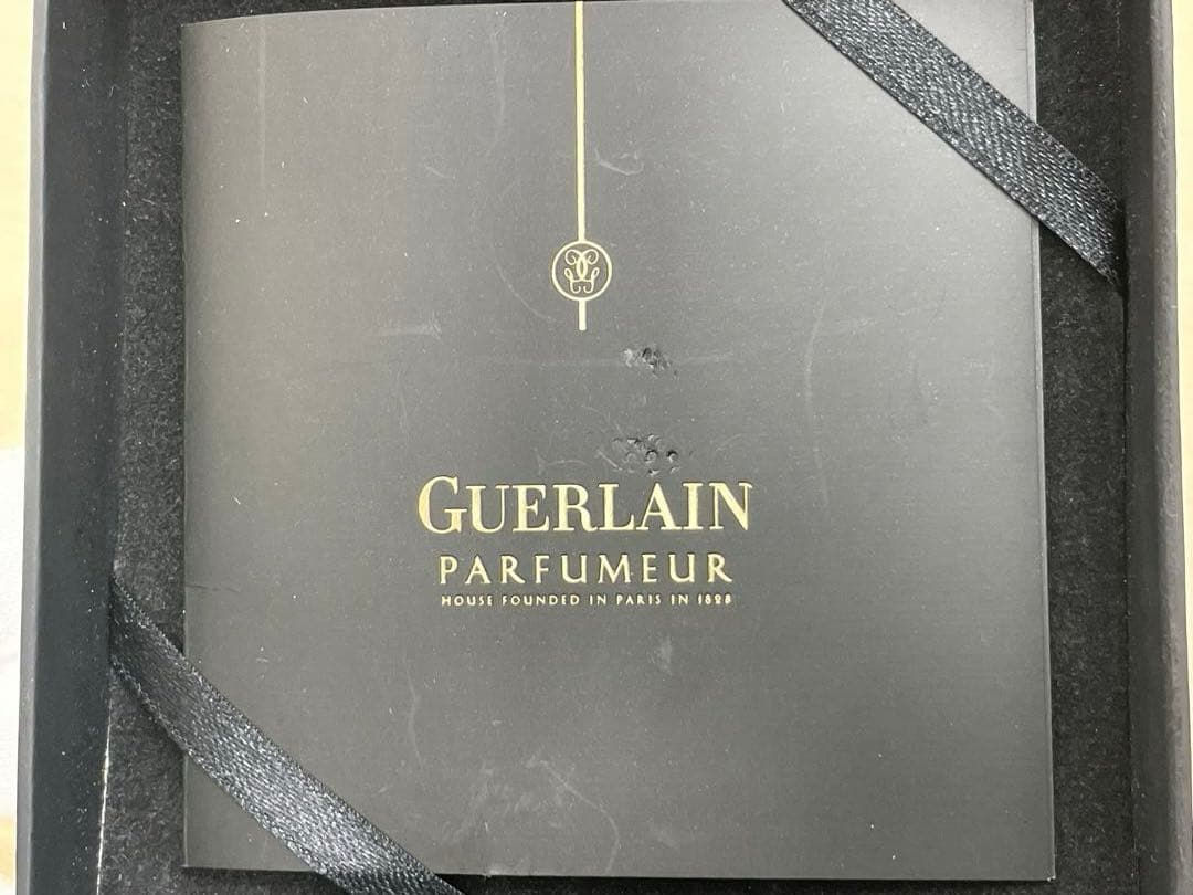 ⭐️GUERLAIN ゲラン ペーパーウェイト ゴールデンビー 香水型 スワロフ