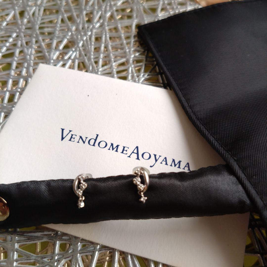 ヴァンドーム青山ホワイトゴールドダイヤピアス