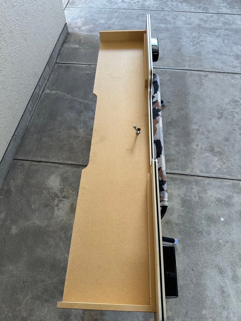 『とも』hearts製　ハイエースワイド用リアデッキテーブル