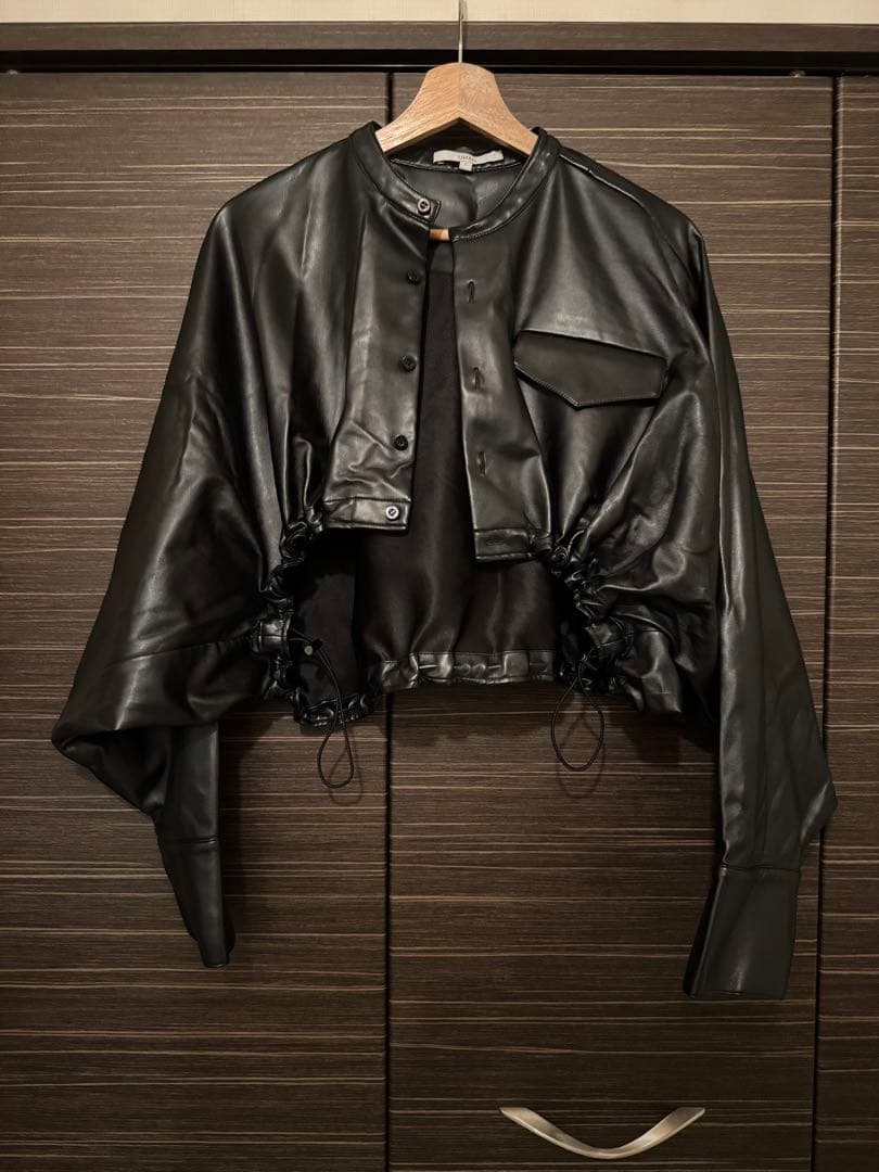 UN3D. クロップドレザージャケット