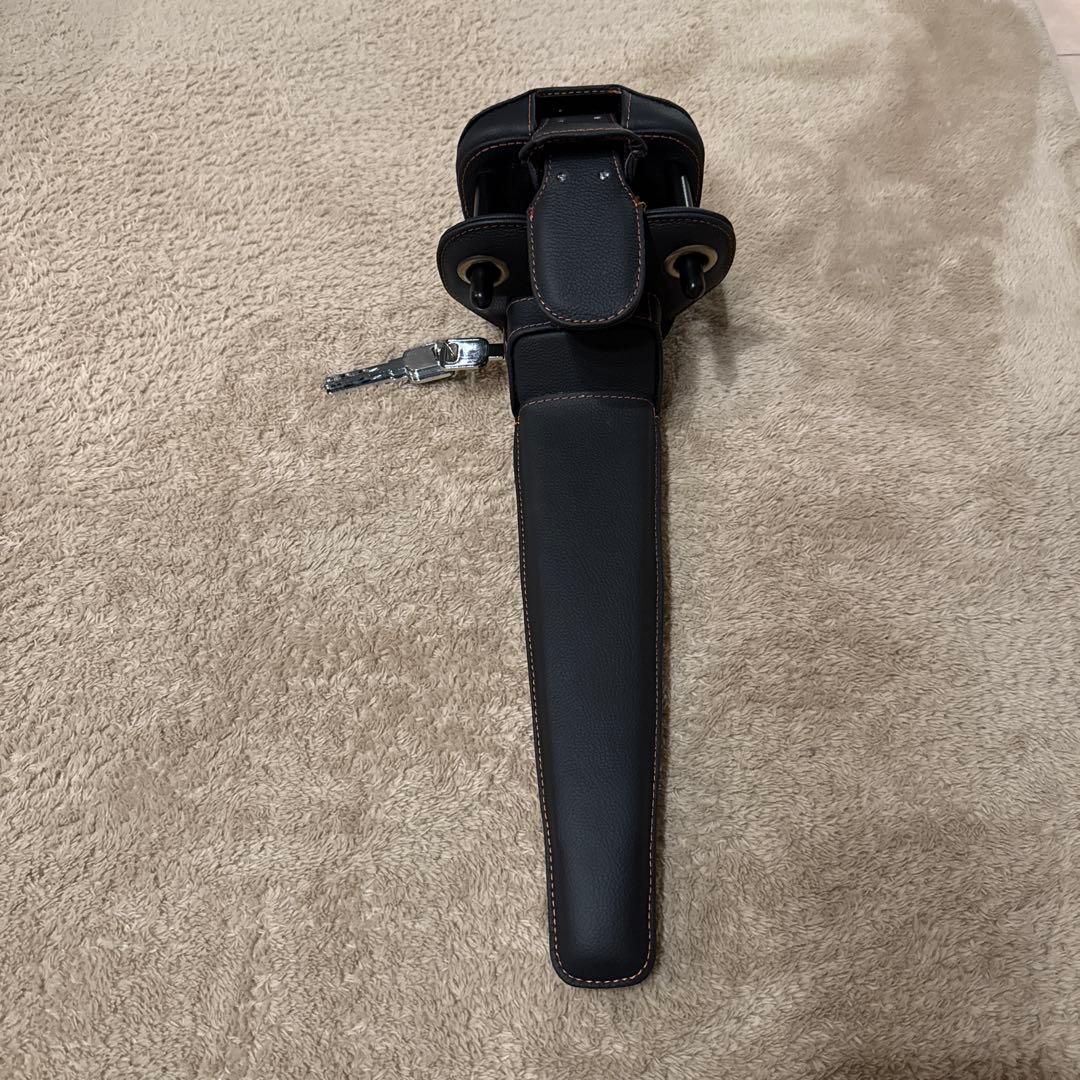 ステアリングロック キー式　ハンドルロック　セキュリティ　盗難　ランクル