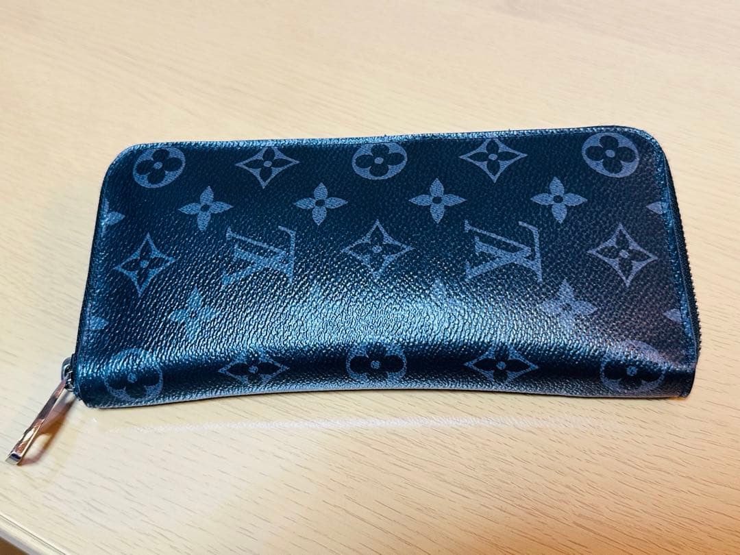 ルイヴィトン モノグラムエクリプス ジッピーウォレット ヴェルティカル ブラック