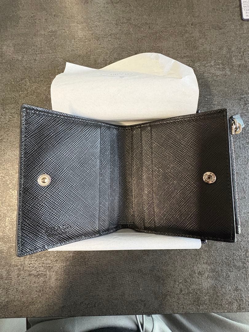 【新品同様】PRADA サフィアーノレザー