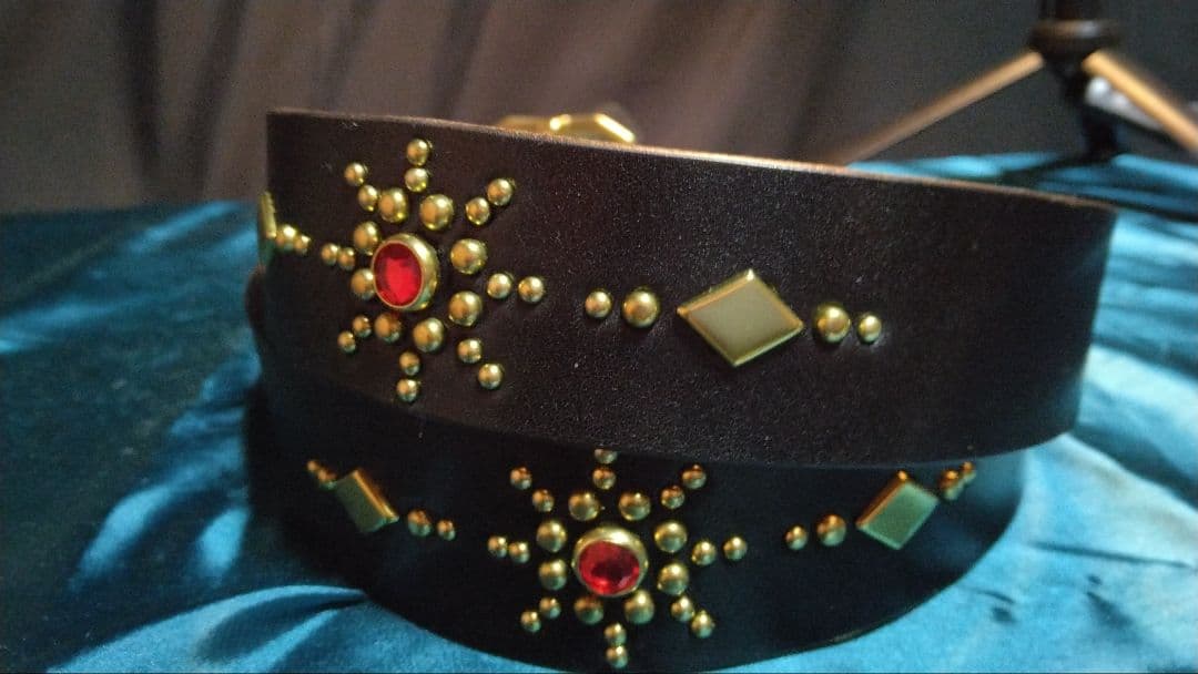 昭南ベンズレザースタッズベルト　アクリルレッド